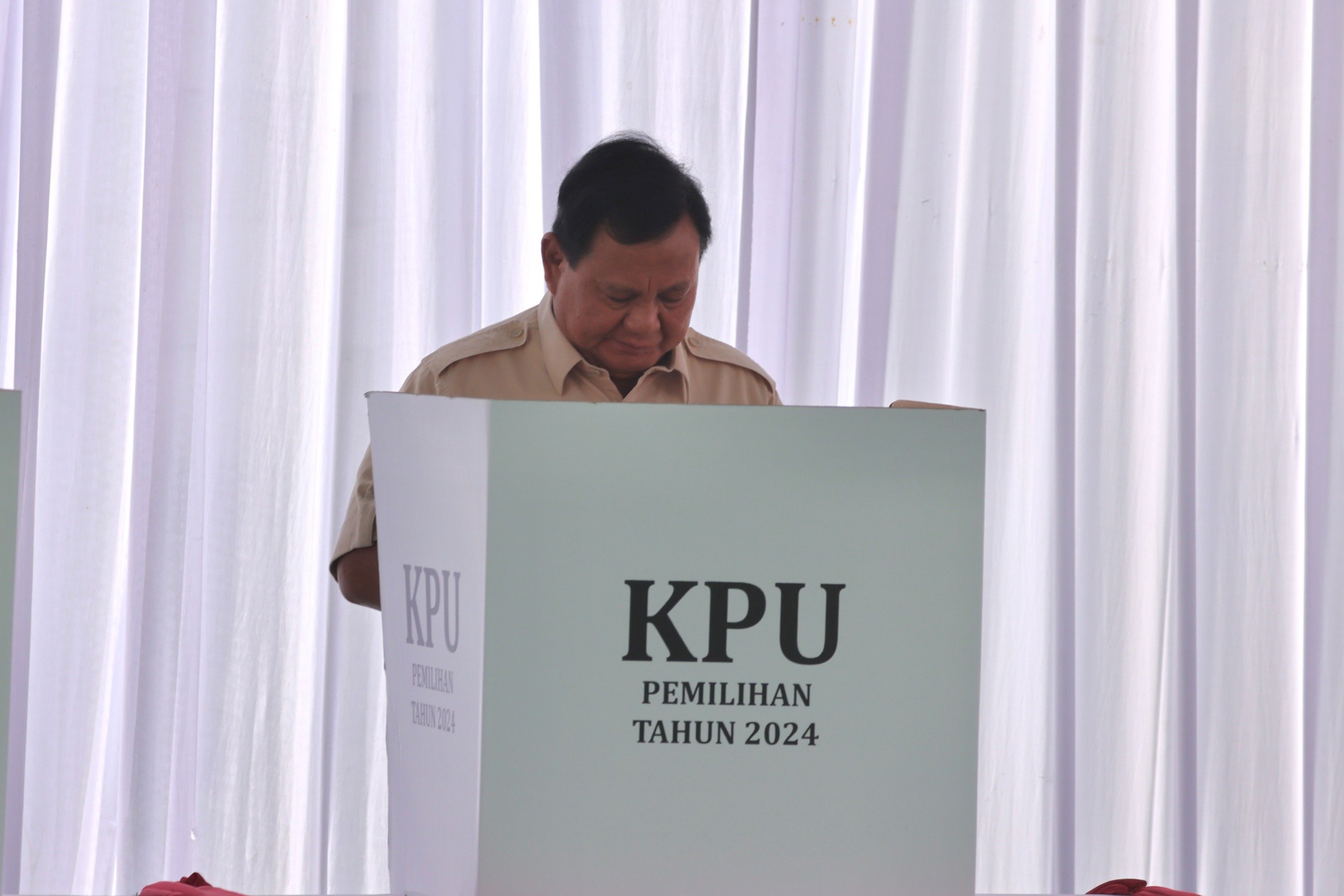 Prabowo Coblos di Bogor:  Menang atau Kalah, Rakyat Tetap Utama!