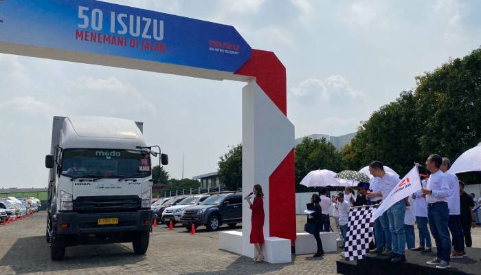 Isuzu Rayakan Ulang Tahun Emas: Konvoi Akbar dan Aksi Hijau!