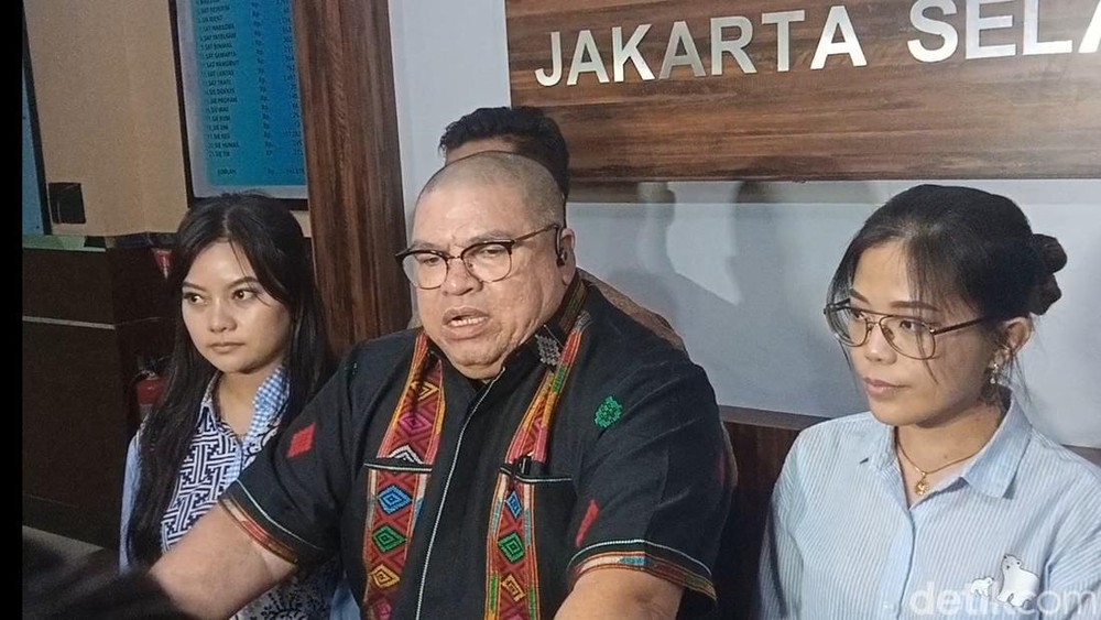 Jodoh-jodohin Anaknya? Razman Laporkan Nikita!