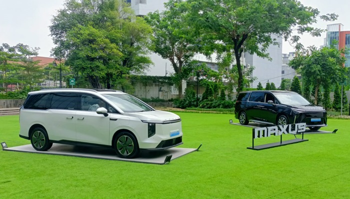 Mobil Listrik Mewah Pintu Geser:  Saingan Baru Alphard?